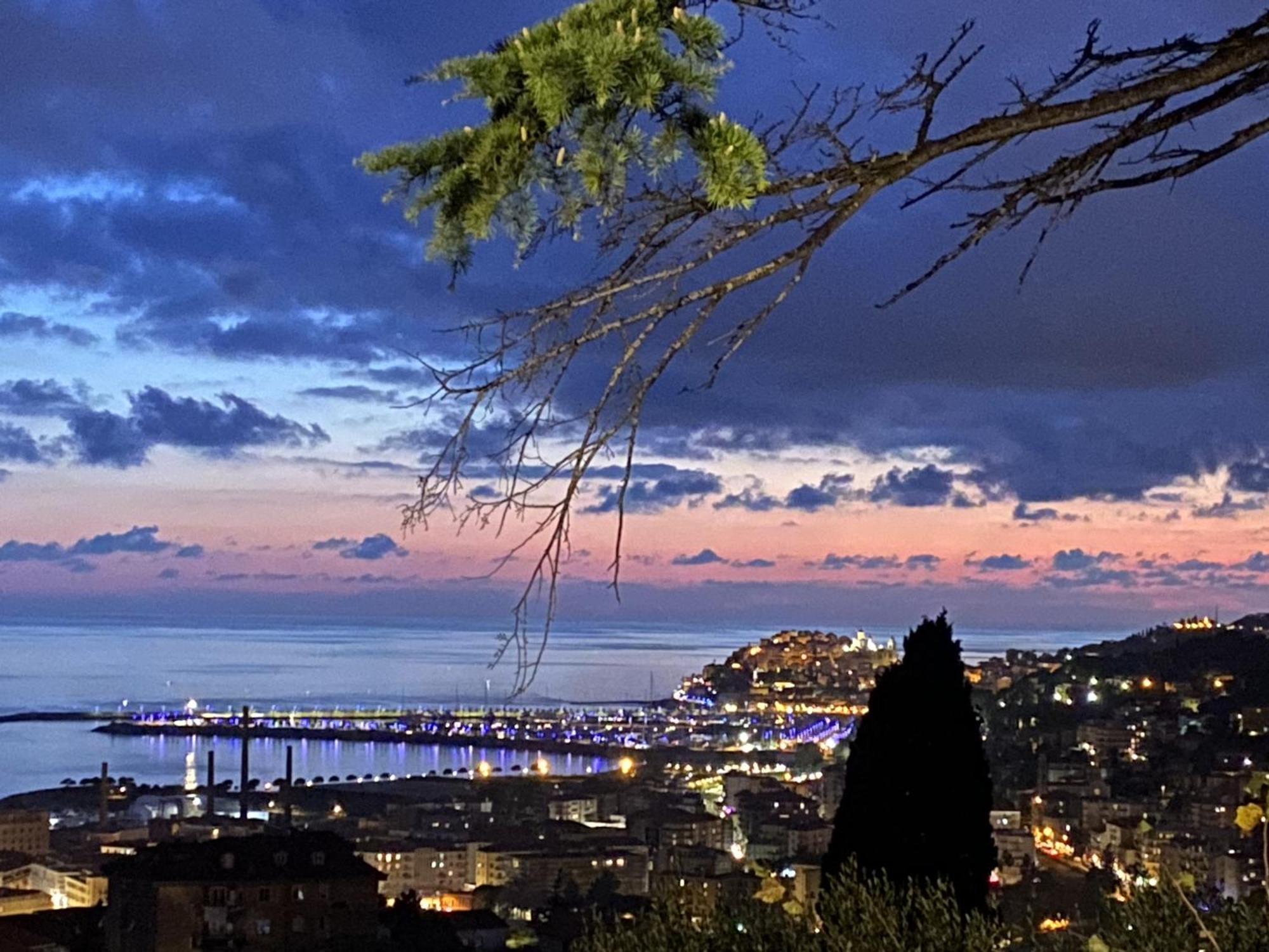 Holiday Home Delo - Imperia Esterno foto