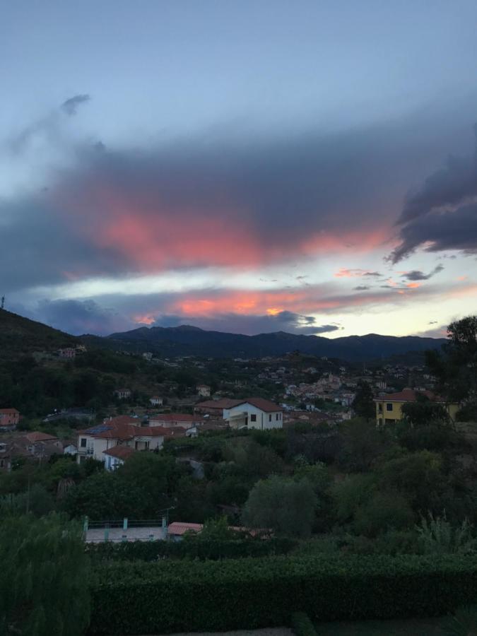 Holiday Home Delo - Imperia Esterno foto
